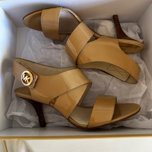 MICHAEL KORS JOSSELLE OPEN TOE WOMANS CAMEL LEATHER SHOE SZ 7M - Picture 4 of 13